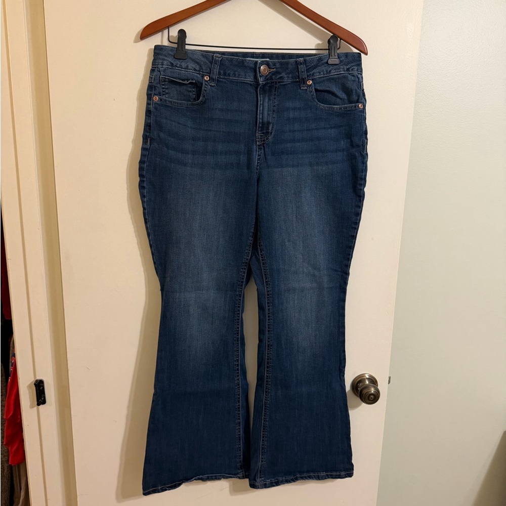 Maurices Classic Dark Blue Flare Jeans Mid rise 12 Short